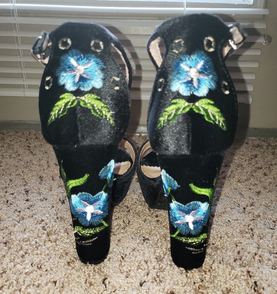 Platform Heels - Picture 3 of 4